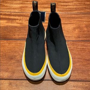 dr. martens air wair booties!